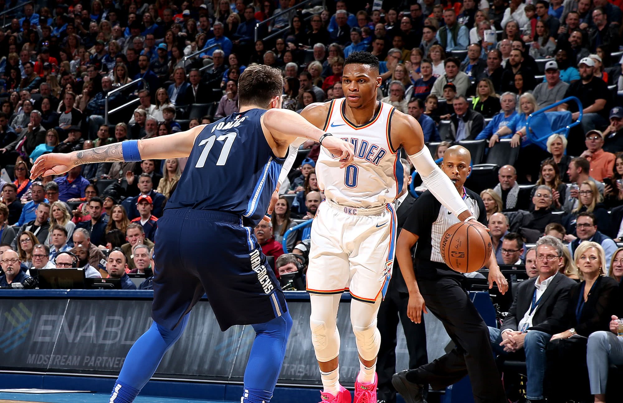 今晨皇家社会备战欧超杯，扳平良机细节曝光，管理层满意，轮换策略成焦点(皇马晋级欧冠八强)